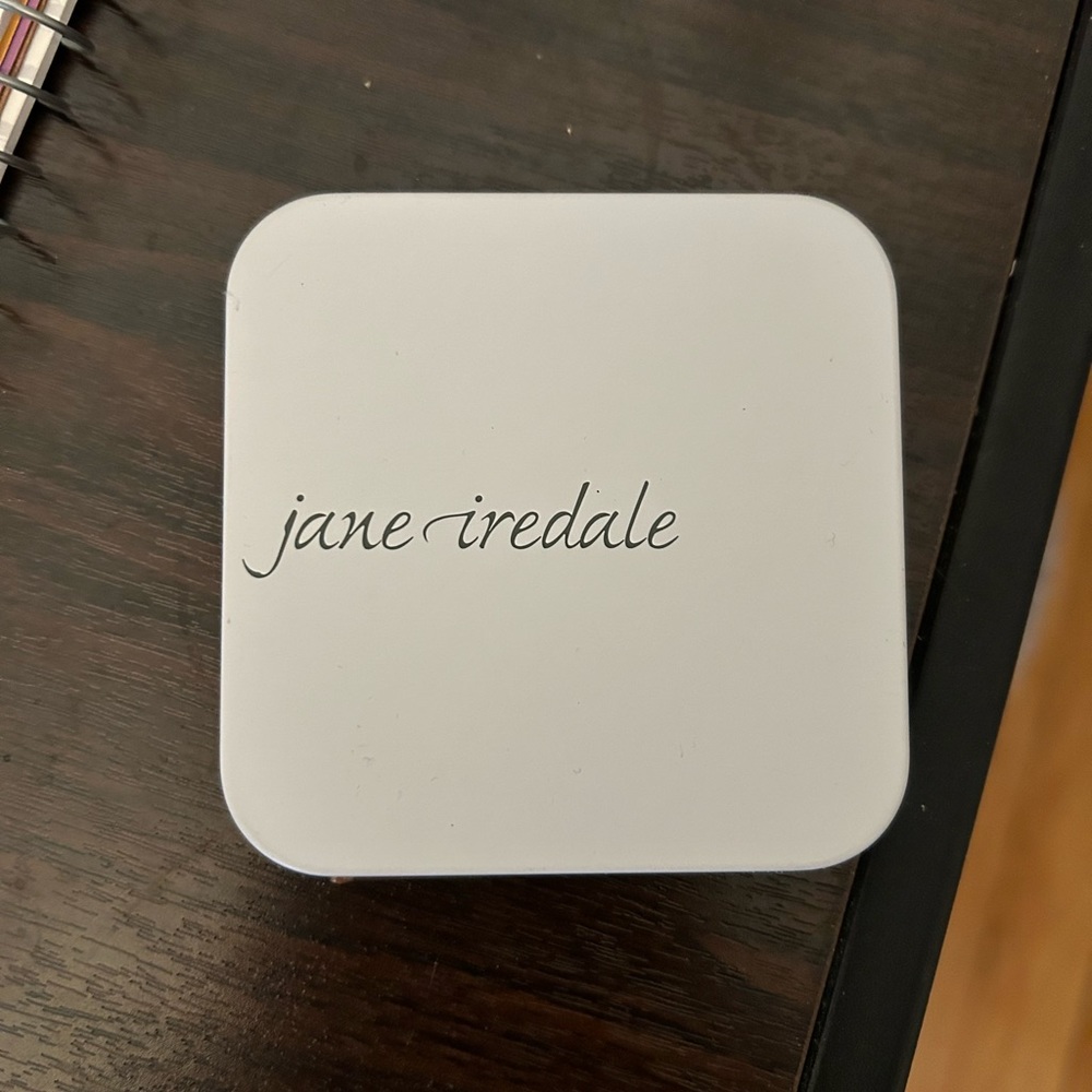 Jane Iredale PurePressed Base Mineral Foundation & Refillable compact